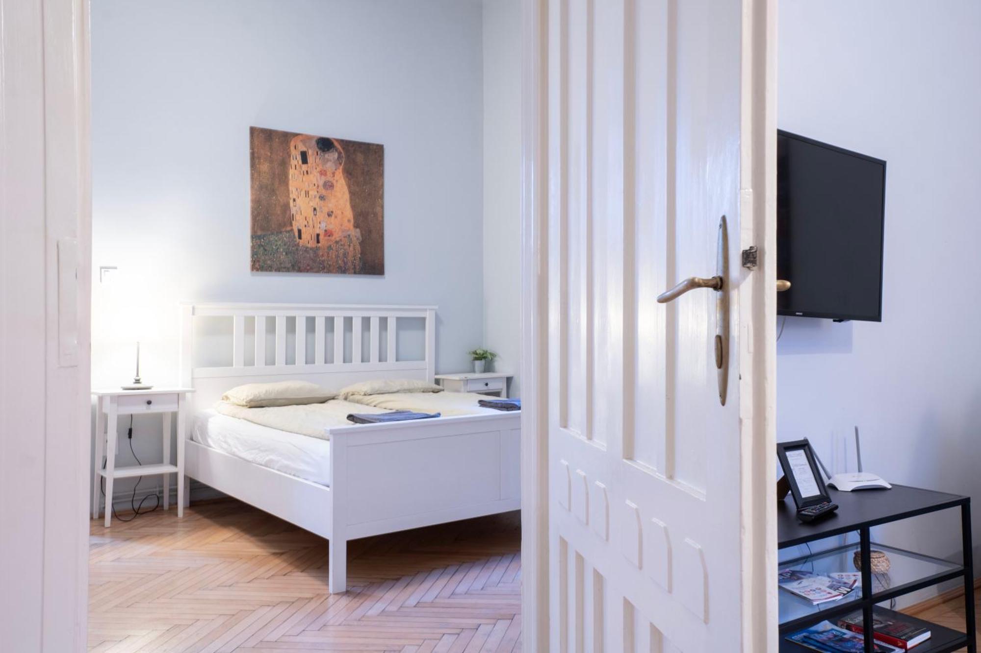 Super Comfort Apartment With 3 Rooms Next To Opera Budapest Exterior photo