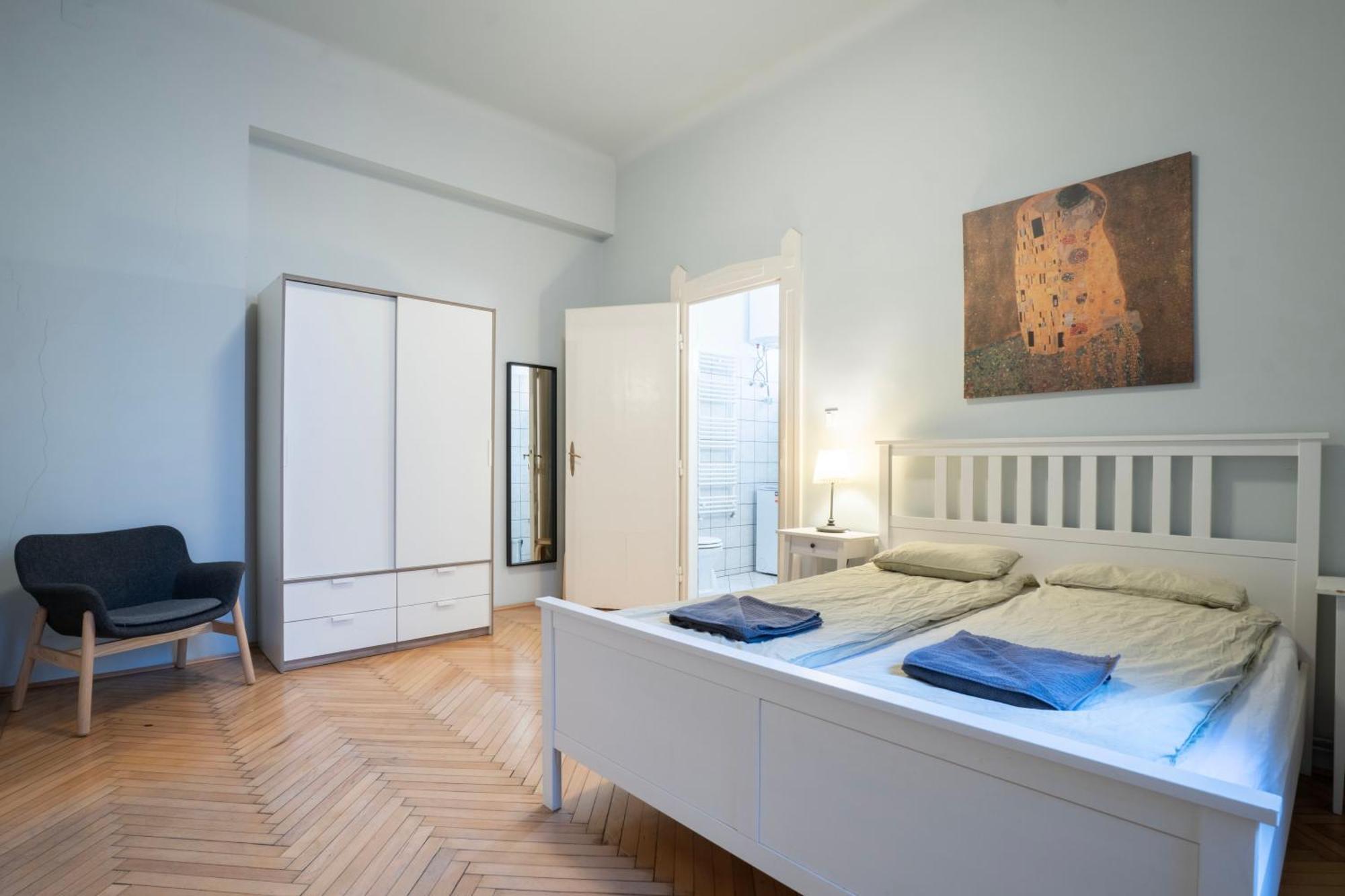 Super Comfort Apartment With 3 Rooms Next To Opera Budapest Exterior photo